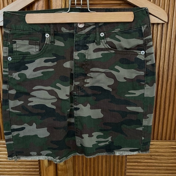 Womens Mini Skirt Size Small Camo 90"s Y2K Festival - Picture 2 of 3